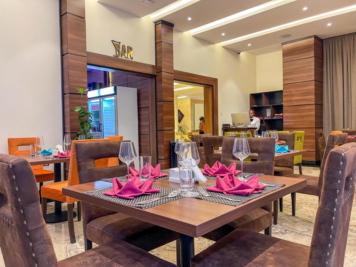 Omedel Luxury Hotel Enugu Luaran gambar