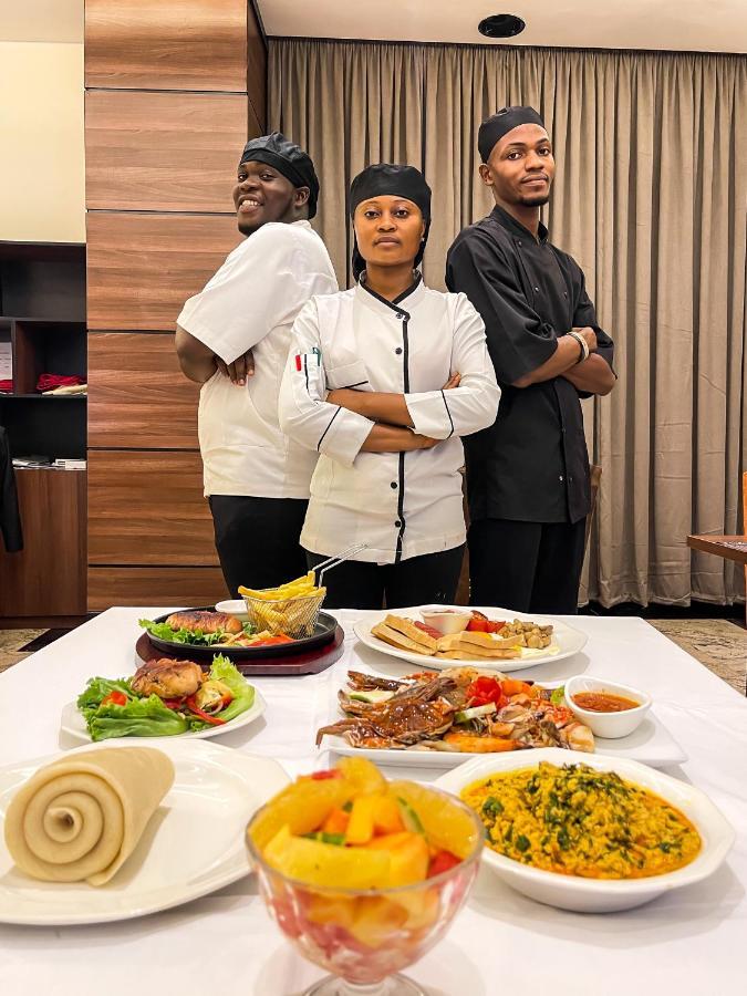 Omedel Luxury Hotel Enugu Luaran gambar