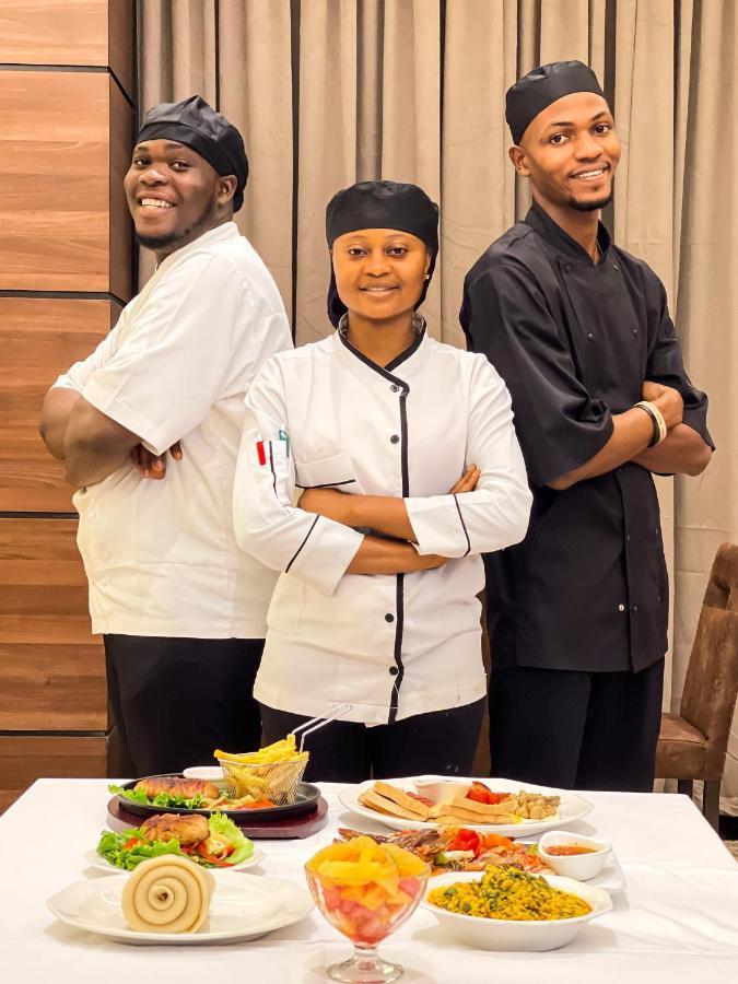 Omedel Luxury Hotel Enugu Luaran gambar